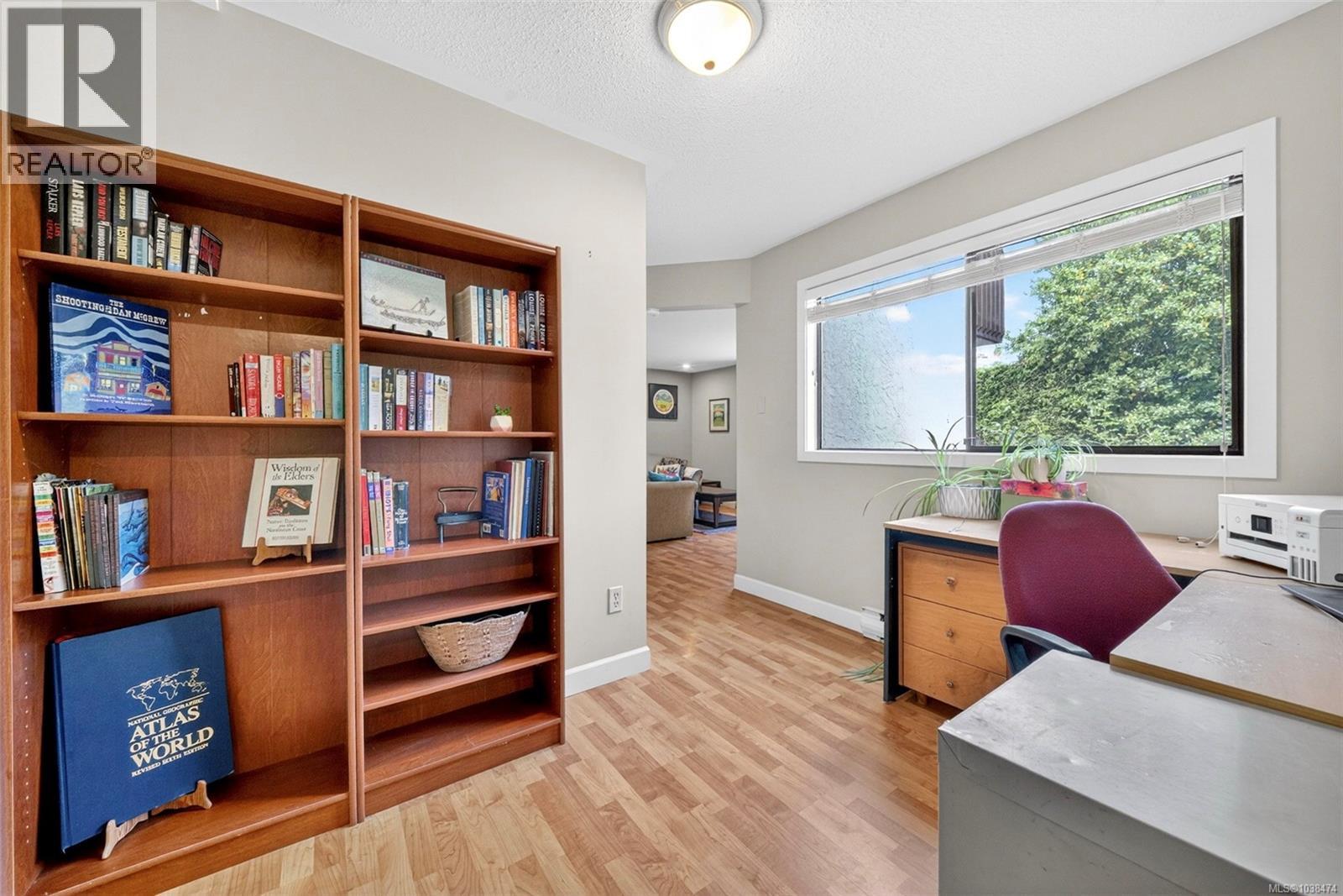 #1 946 Selkirk Ave - 31