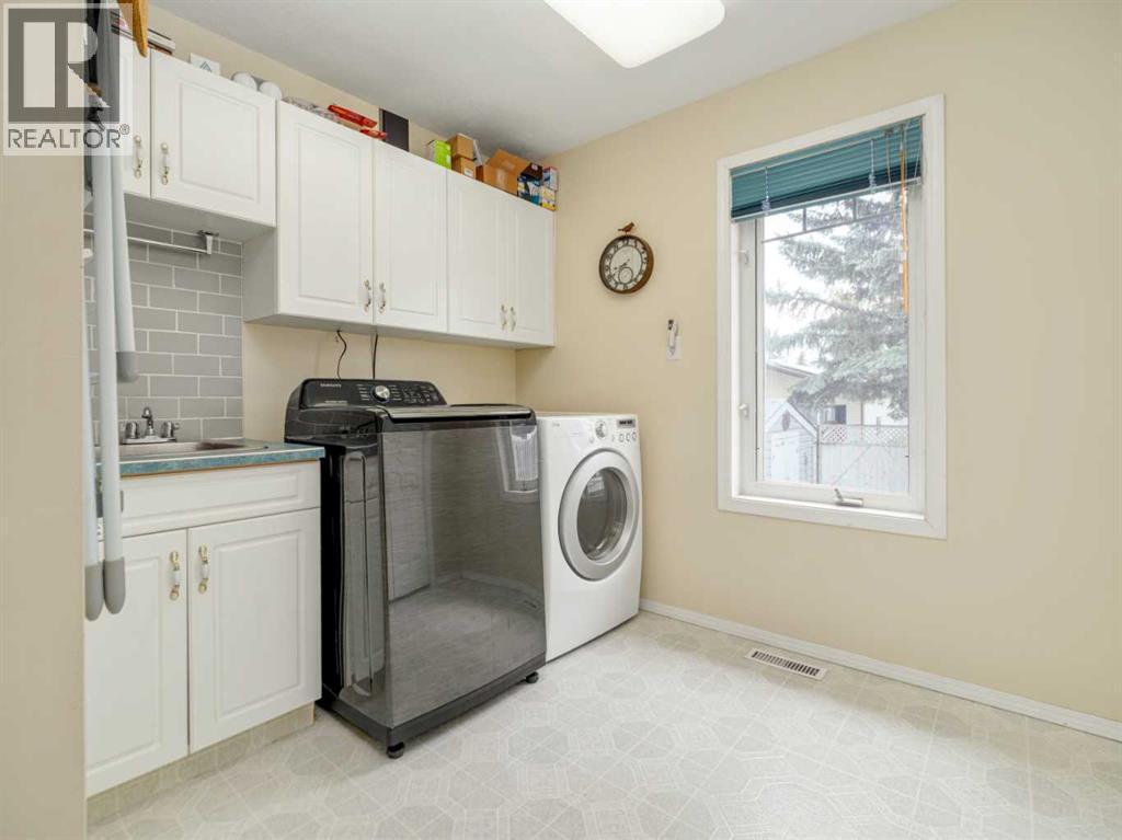 966 Lawrence Street - Image 13