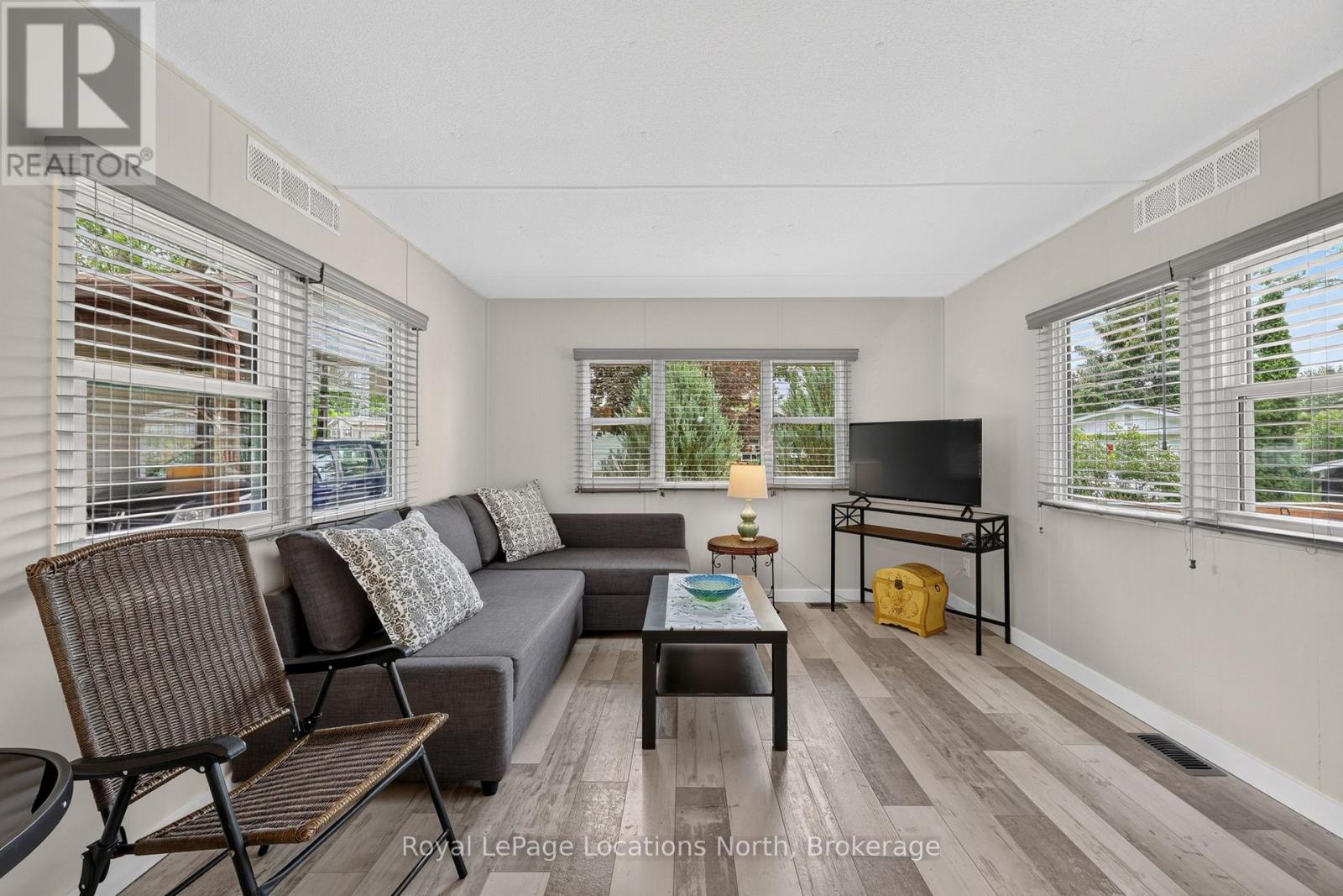 8 SHAW STREET - 12