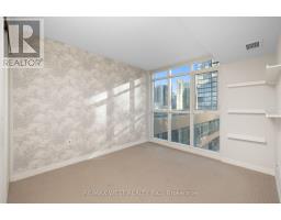 1106 - 15 Iceboat Terrace, Toronto, ON M5V4A5 Photo 10