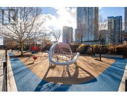 1106 - 15 Iceboat Terrace, Toronto, ON M5V4A5 Photo 19