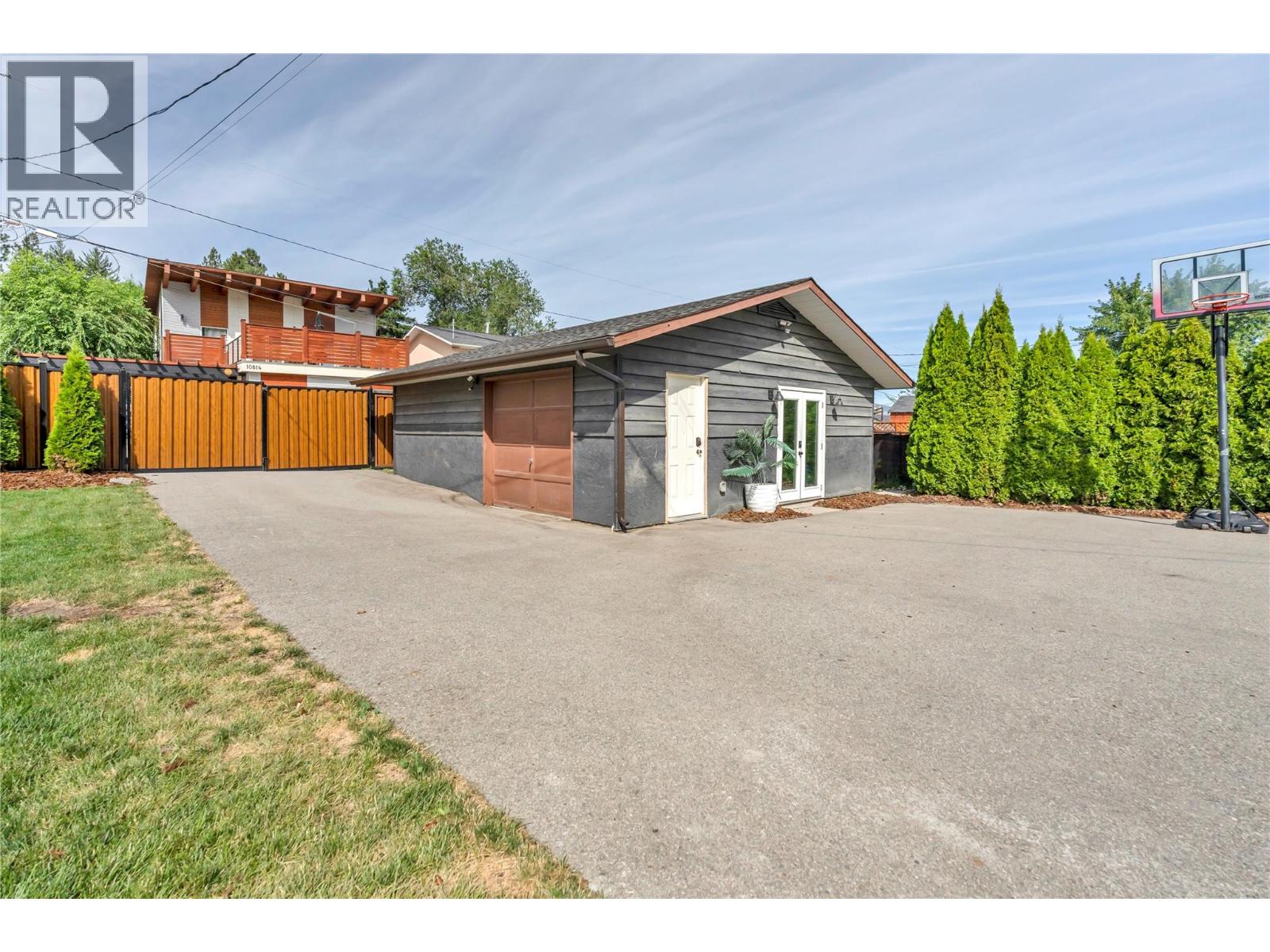 10816 Victoria Road S - 57