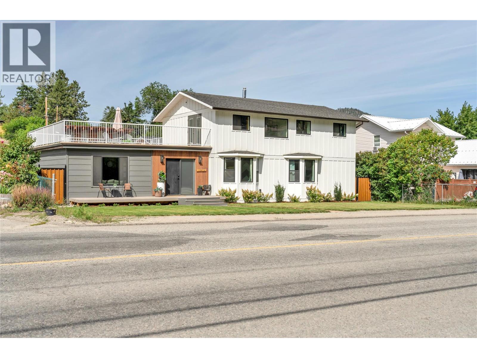 10816 Victoria Road S - 82