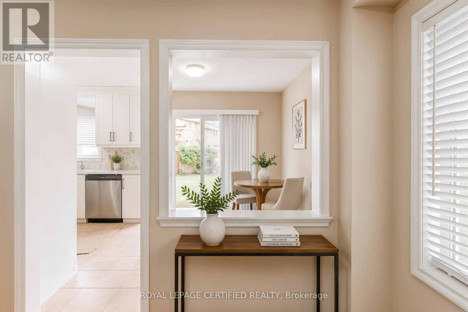 7177 VILLAGE WALK - 14