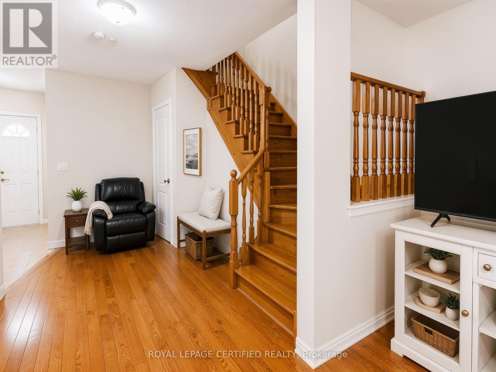 7177 VILLAGE WALK - 18