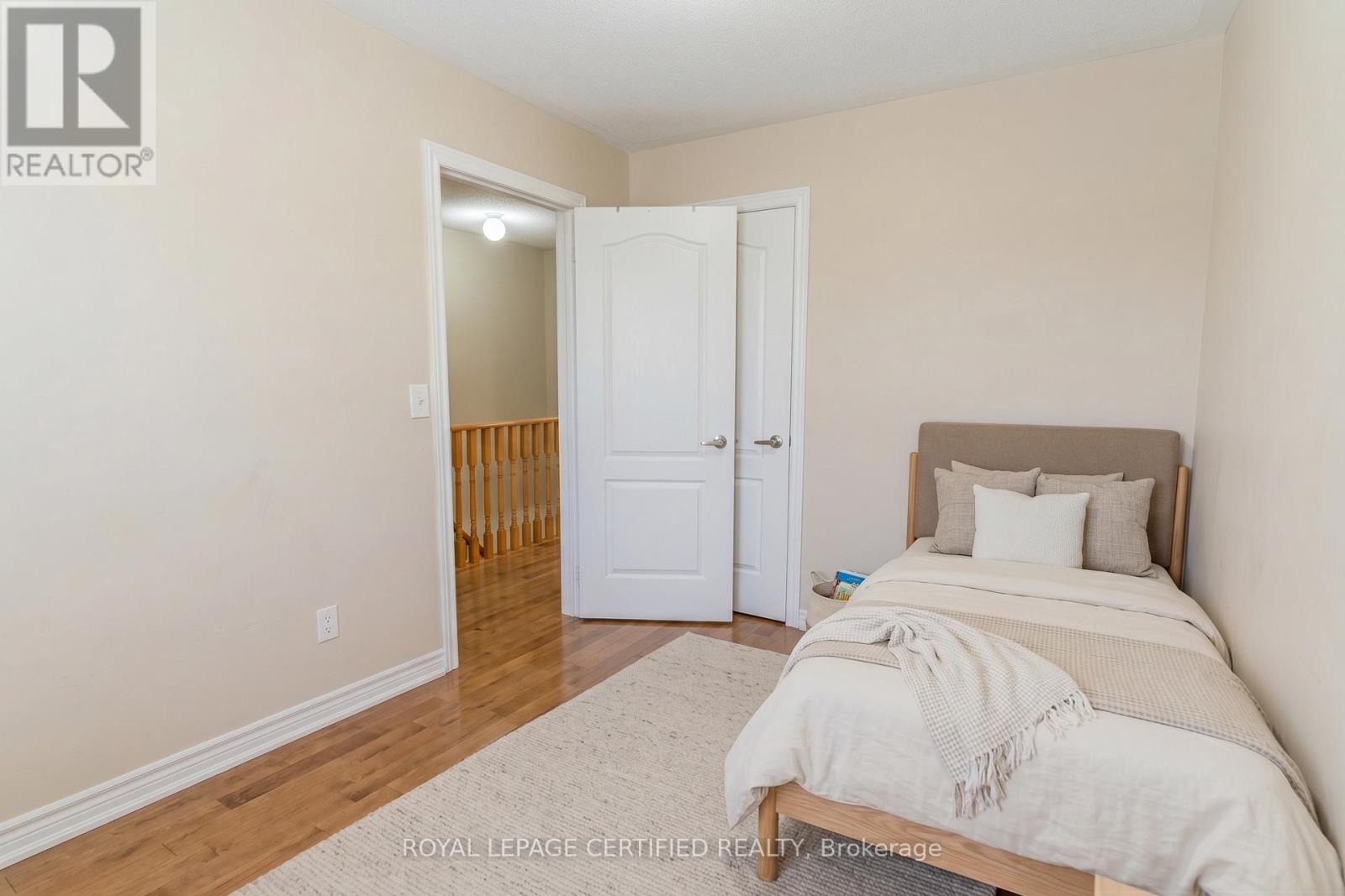 7177 VILLAGE WALK - 24