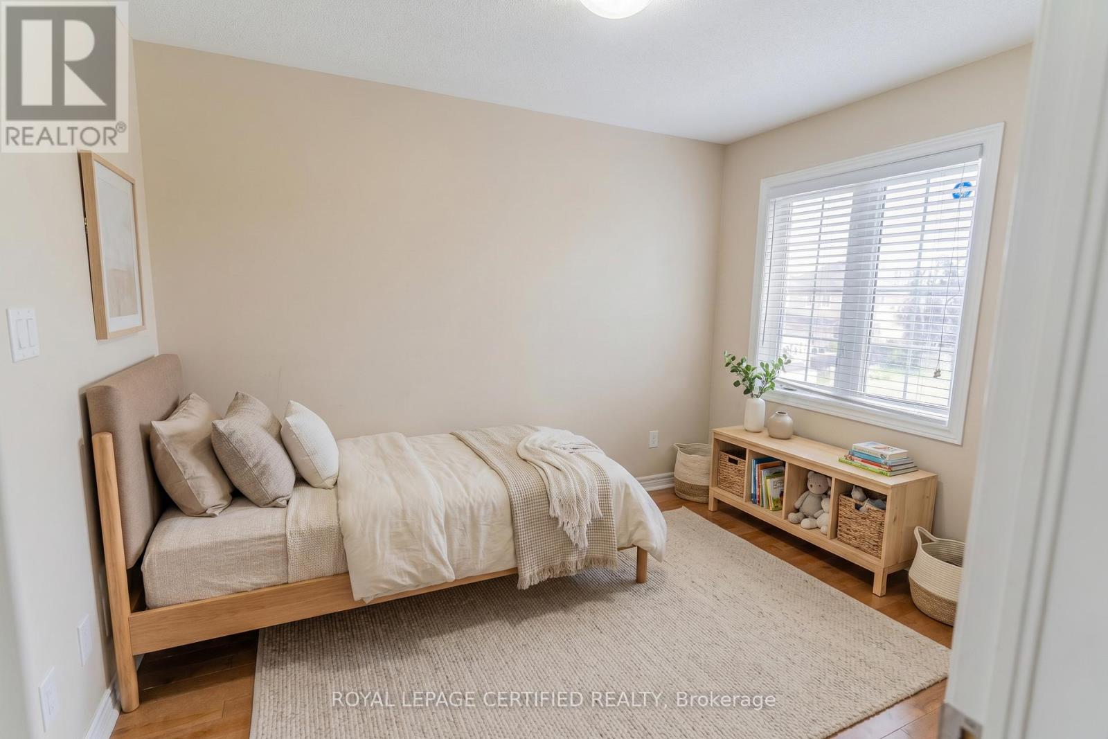 7177 VILLAGE WALK - 23