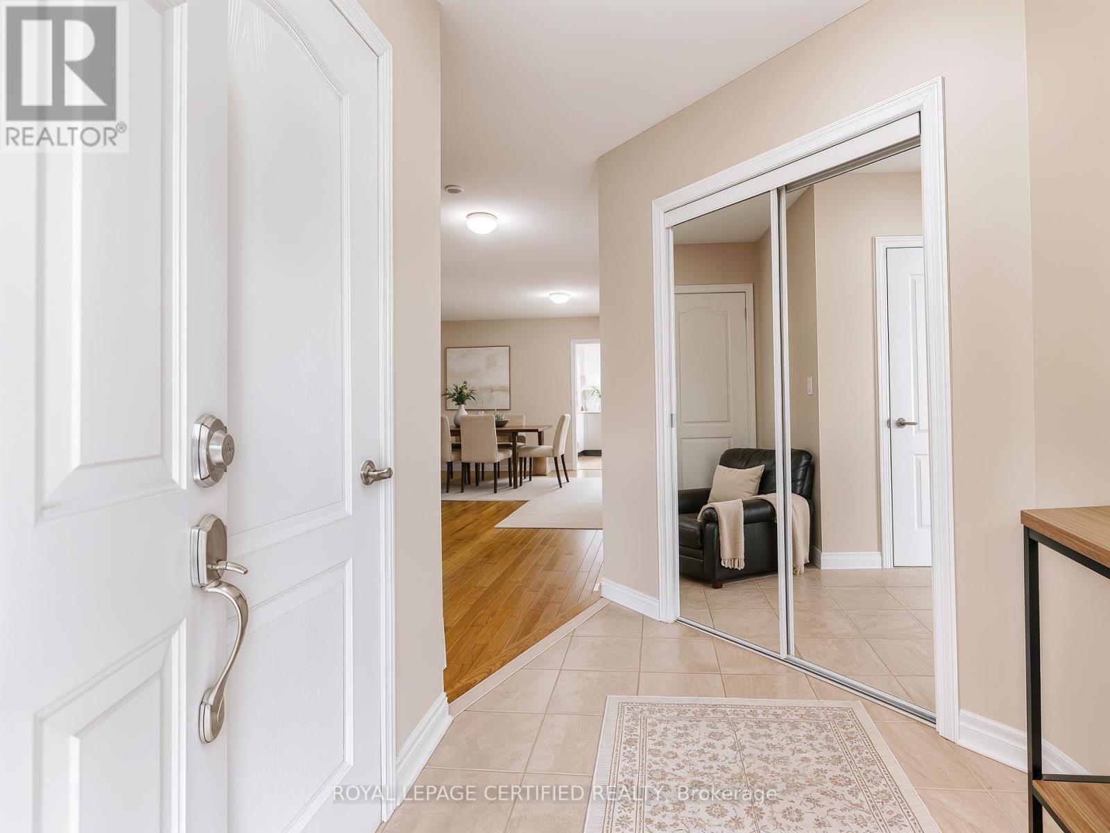 7177 VILLAGE WALK - 4