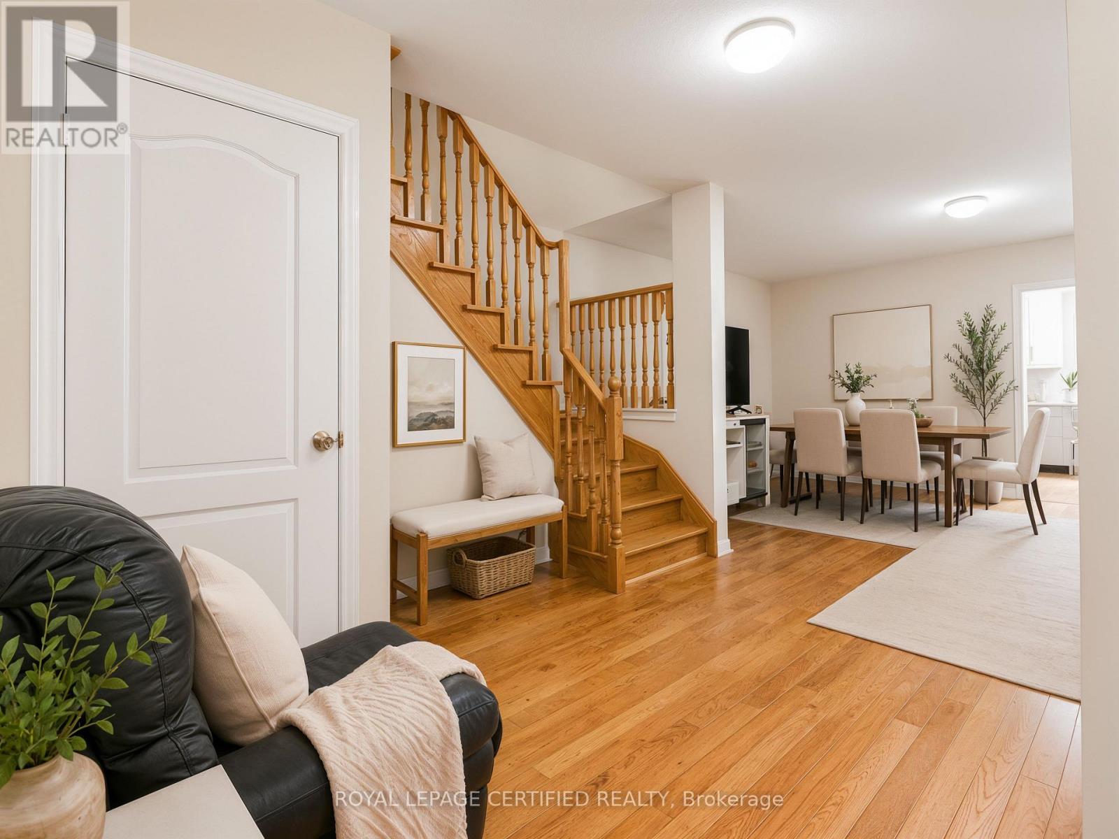 7177 VILLAGE WALK - 5
