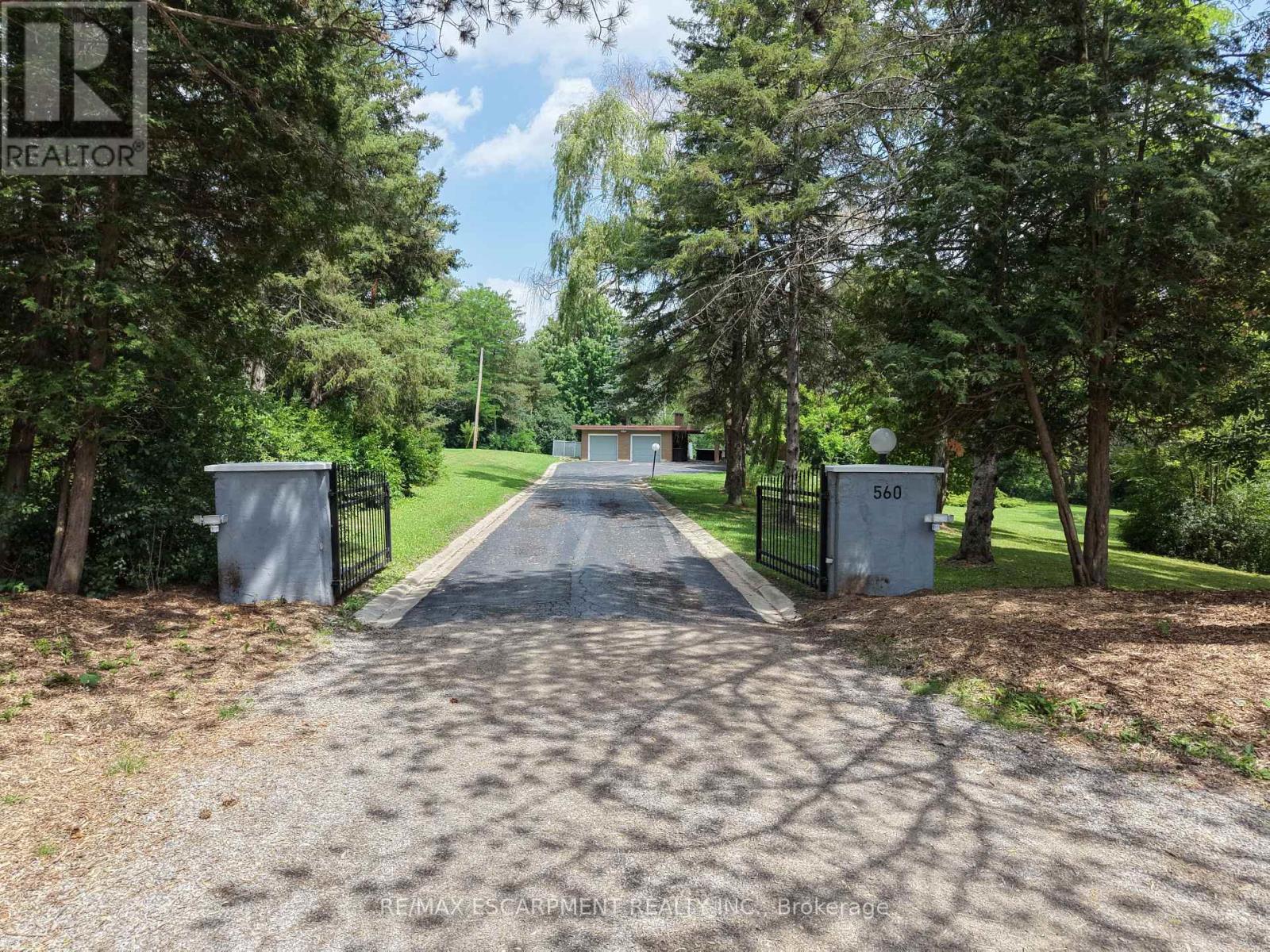 560 CRANE COURT - 1