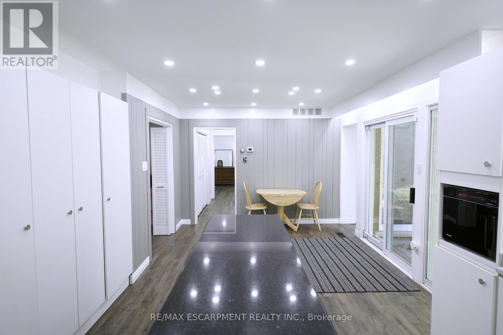 560 CRANE COURT - 10