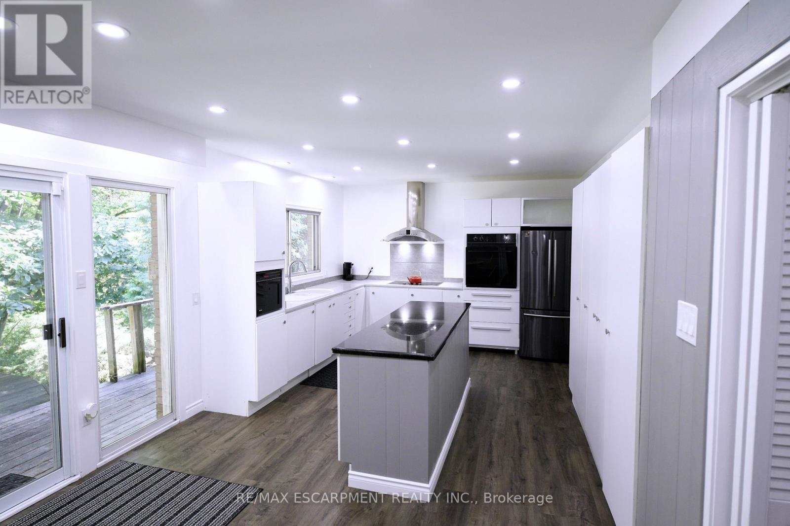 560 CRANE COURT - 13