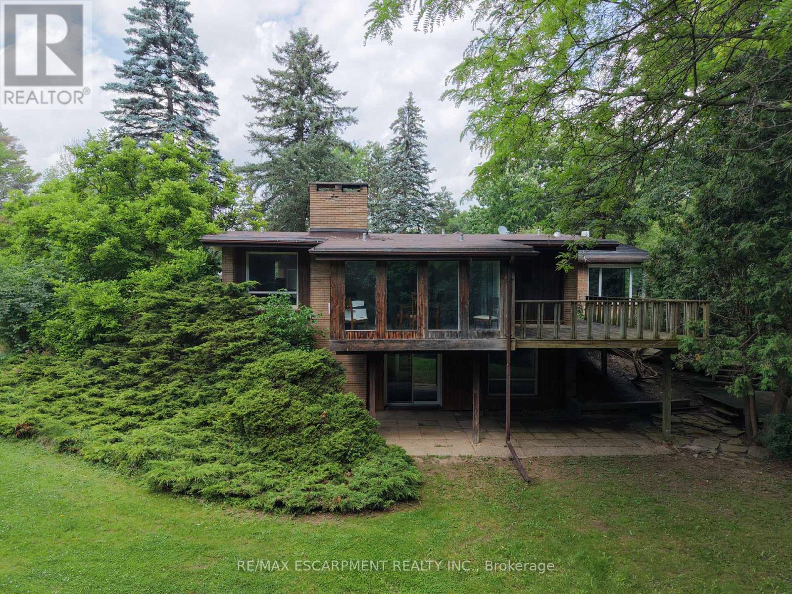 560 CRANE COURT - 2