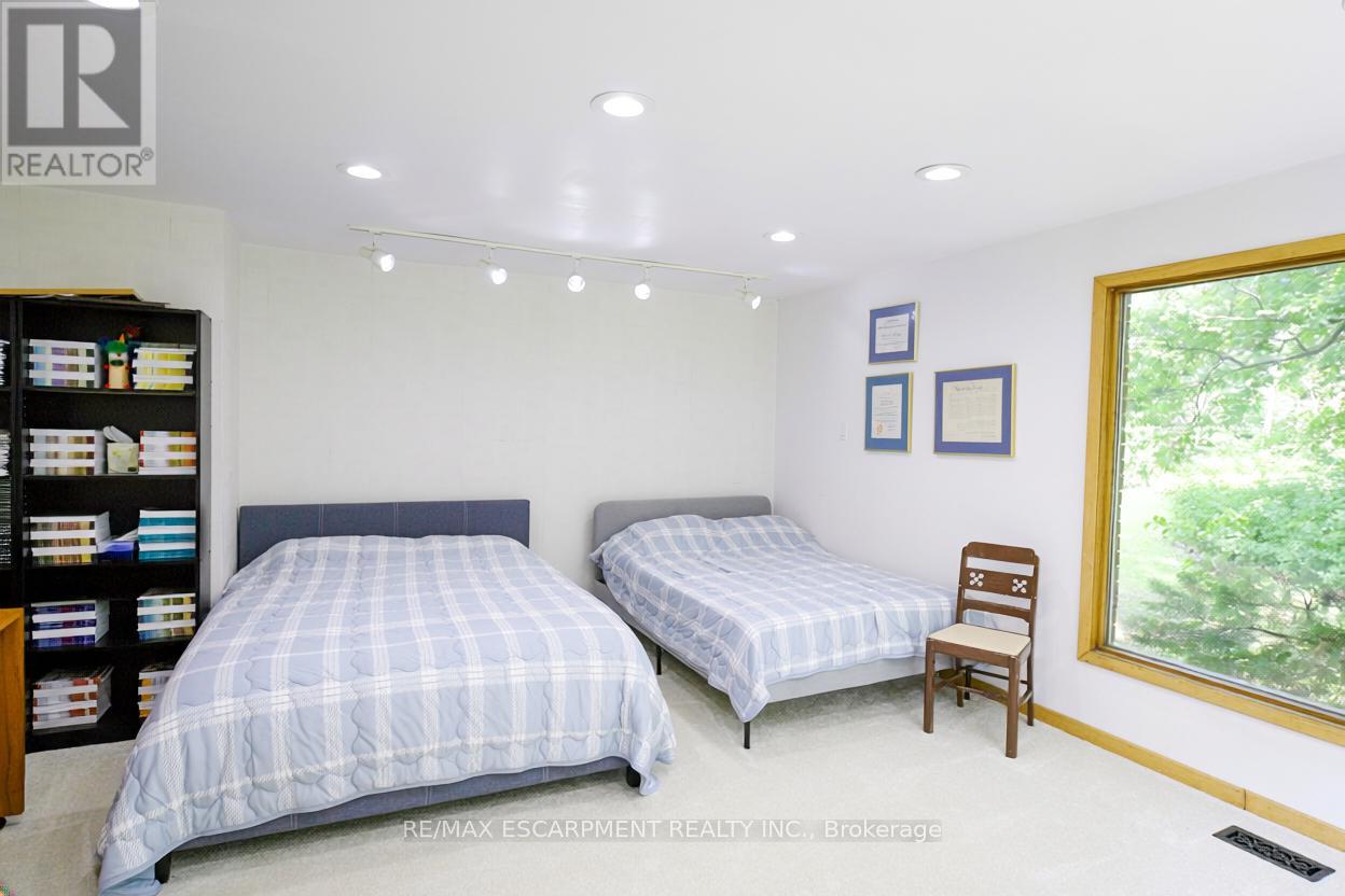 560 CRANE COURT - 20