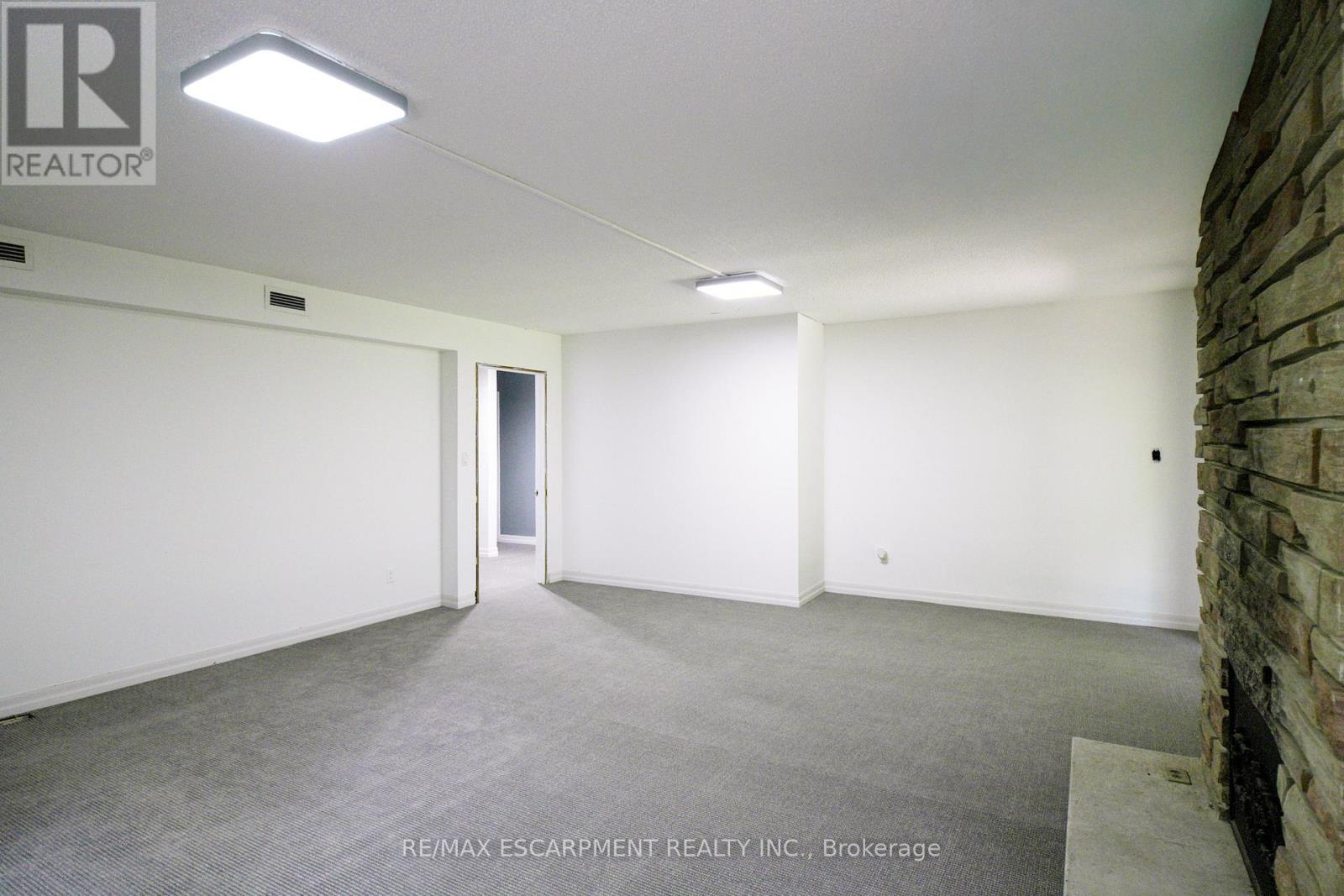 560 CRANE COURT - 30