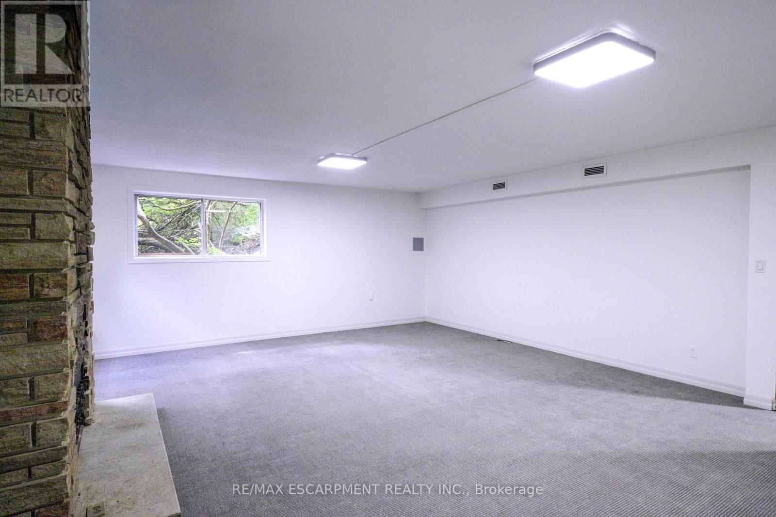 560 CRANE COURT - 31