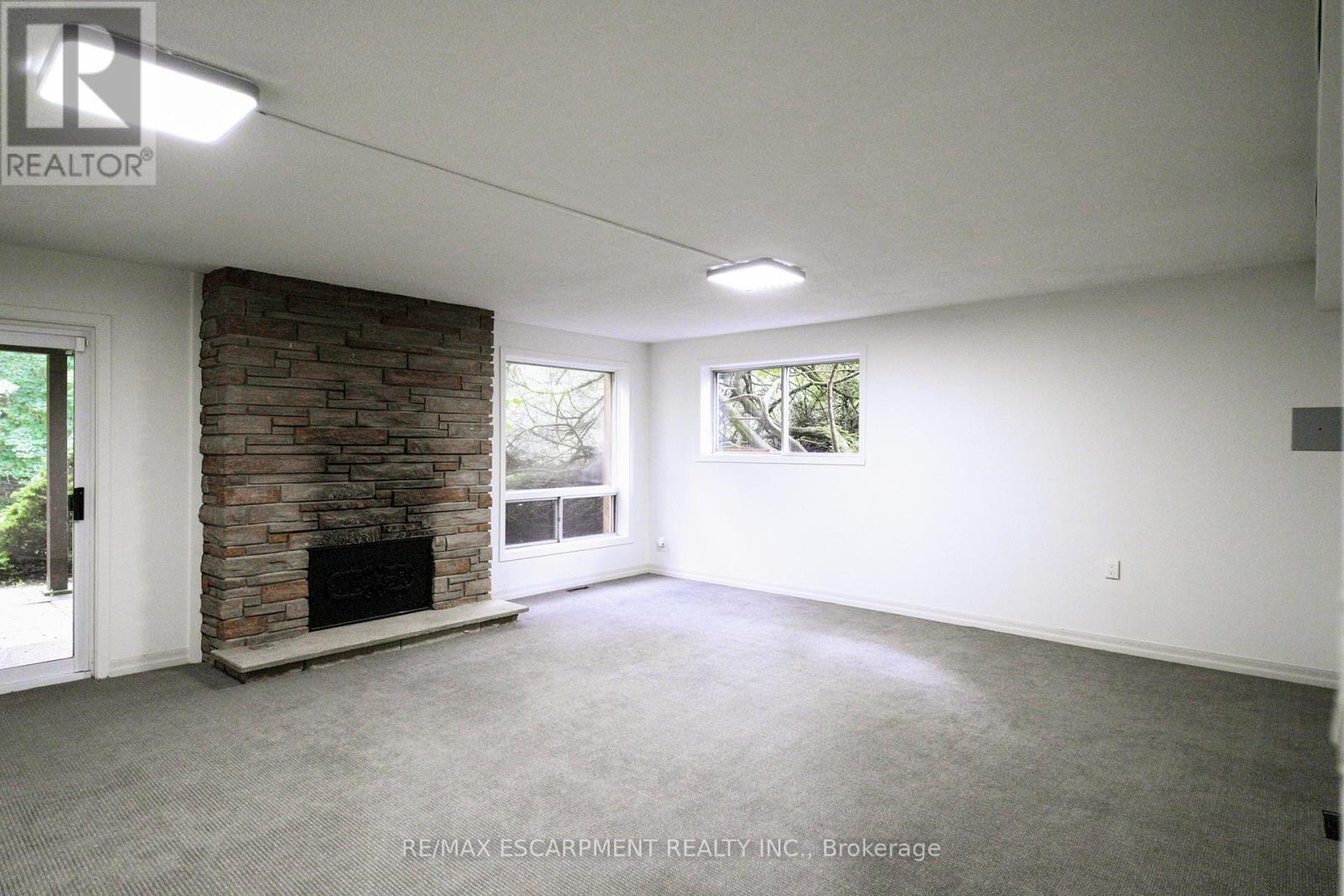 560 CRANE COURT - 32