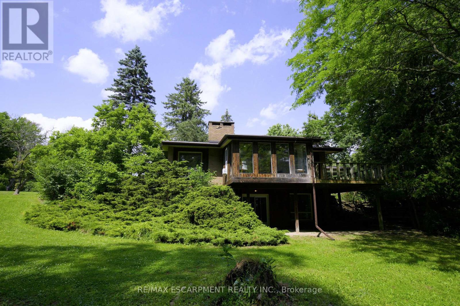 560 CRANE COURT - 8