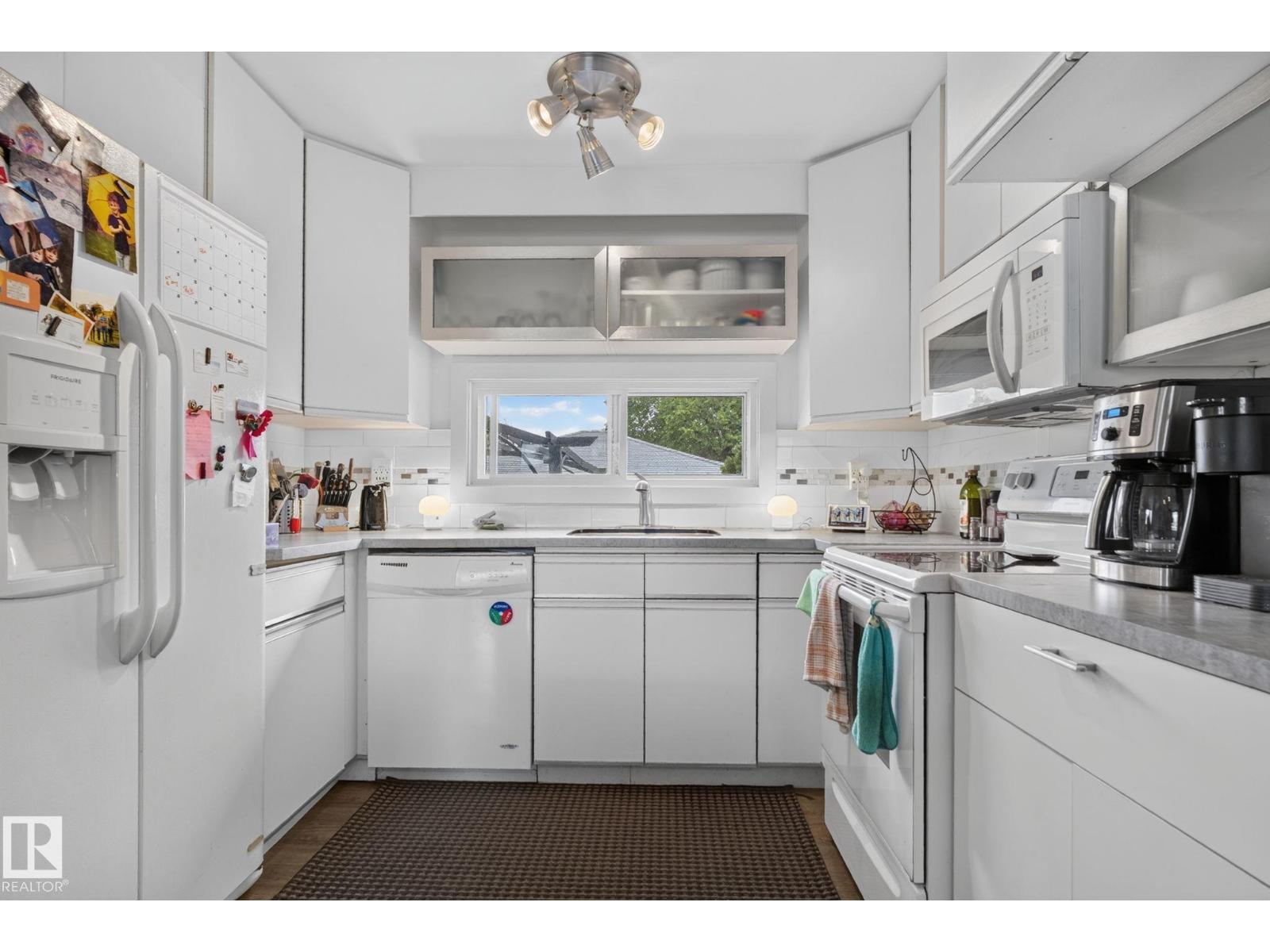 7539 149A AV NW - 12