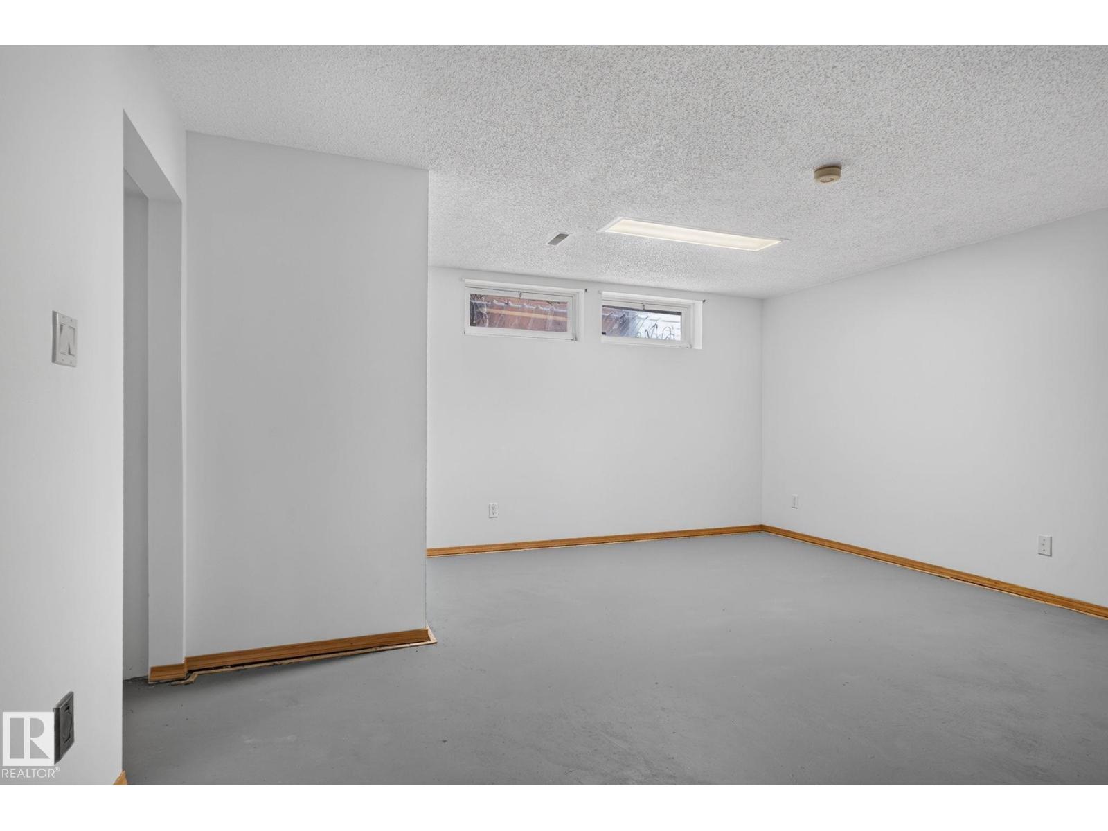 7539 149A AV NW - 23