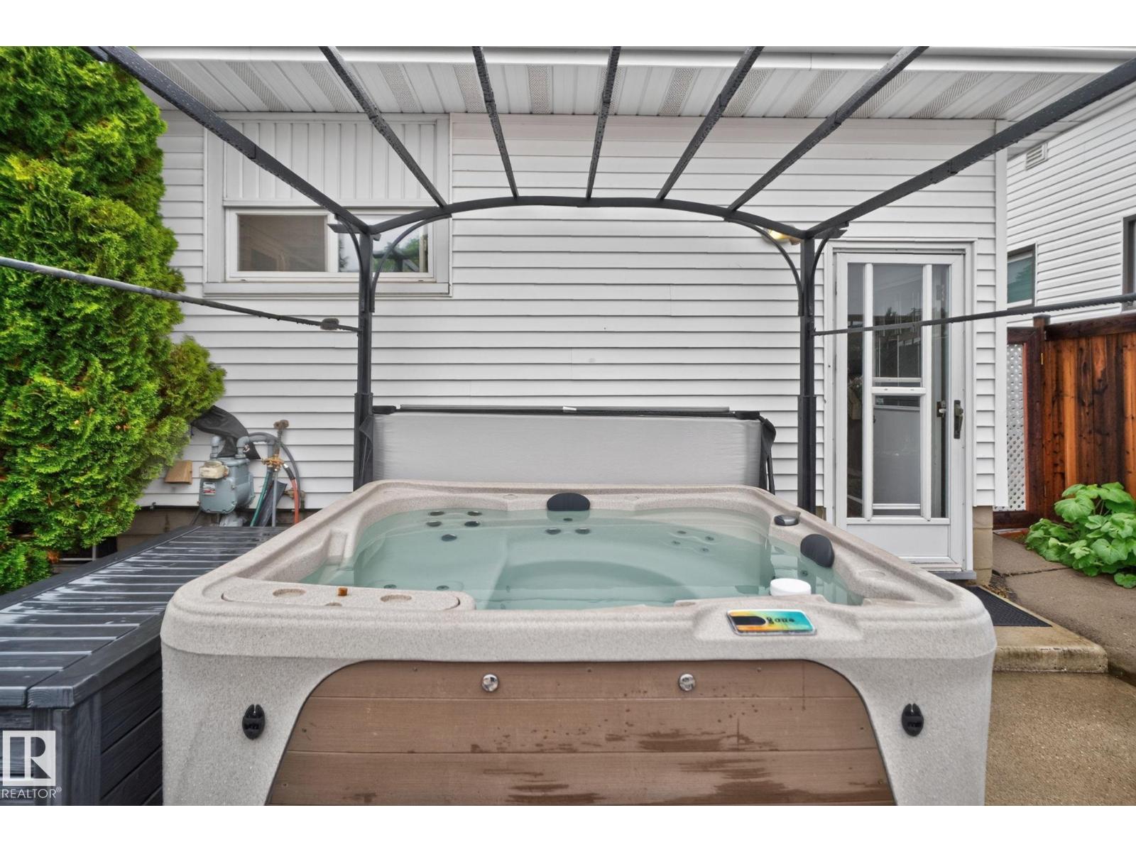 7539 149A AV NW - 31