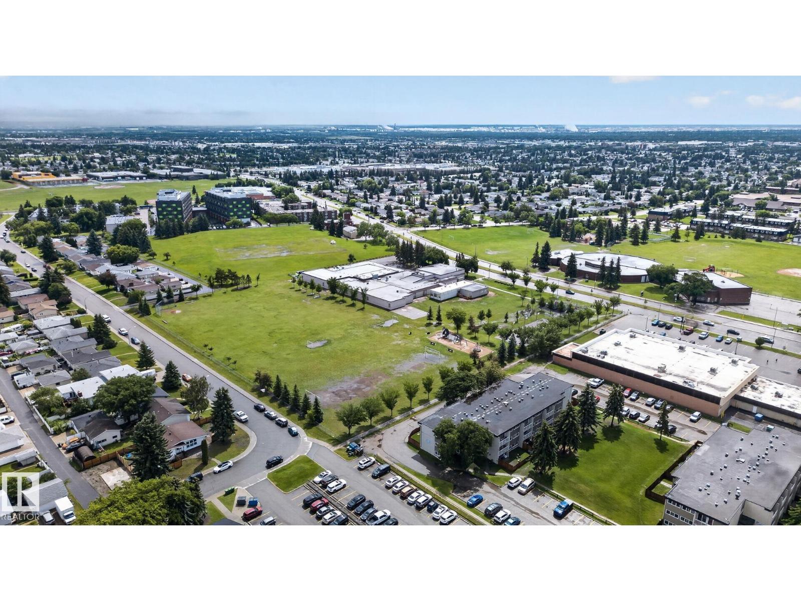 7539 149A AV NW - 38