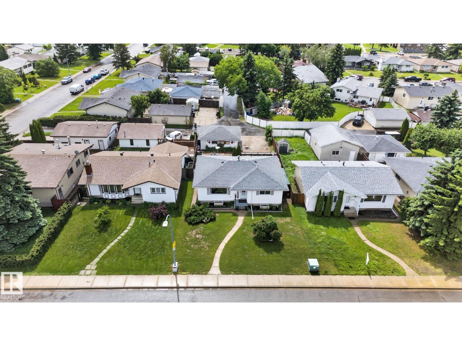 7539 149A AV NW - 39