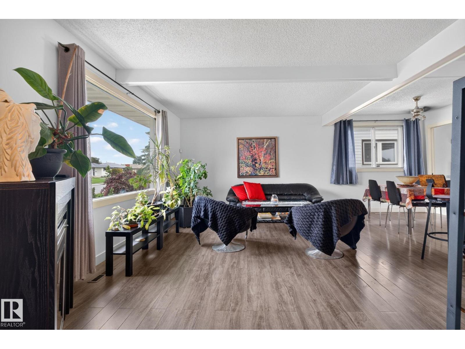 7539 149A AV NW - 5