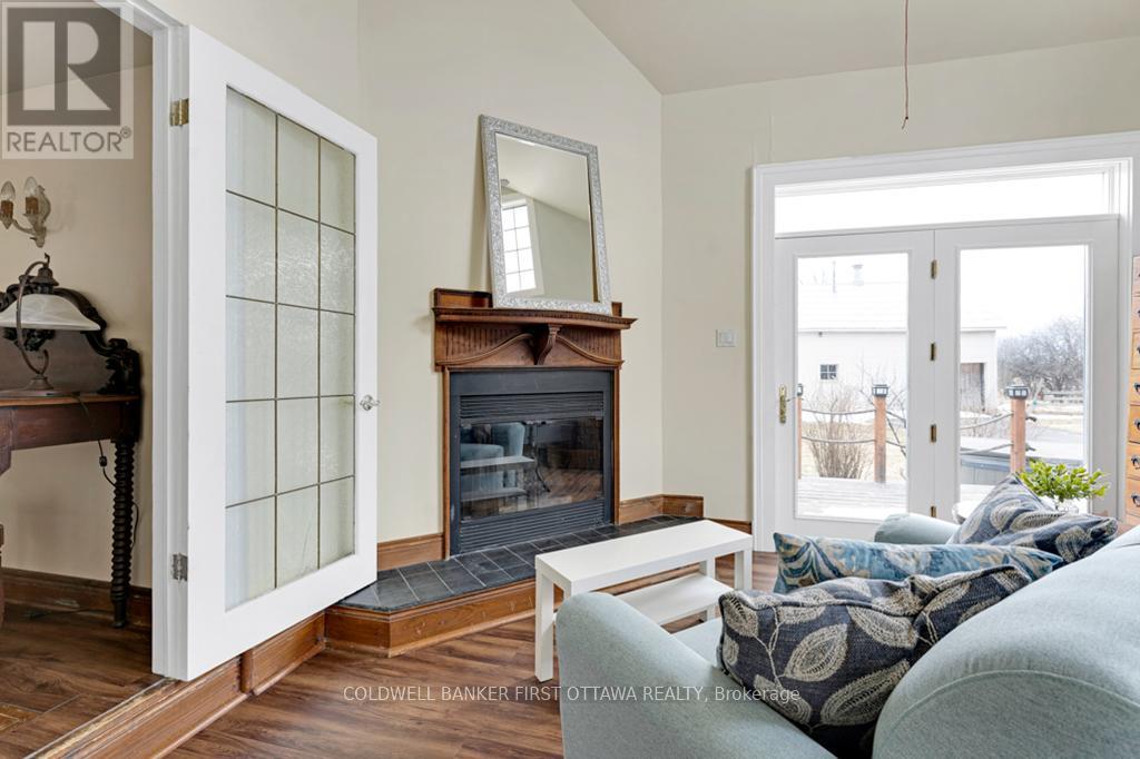 28 SOUTH STREET - 12
