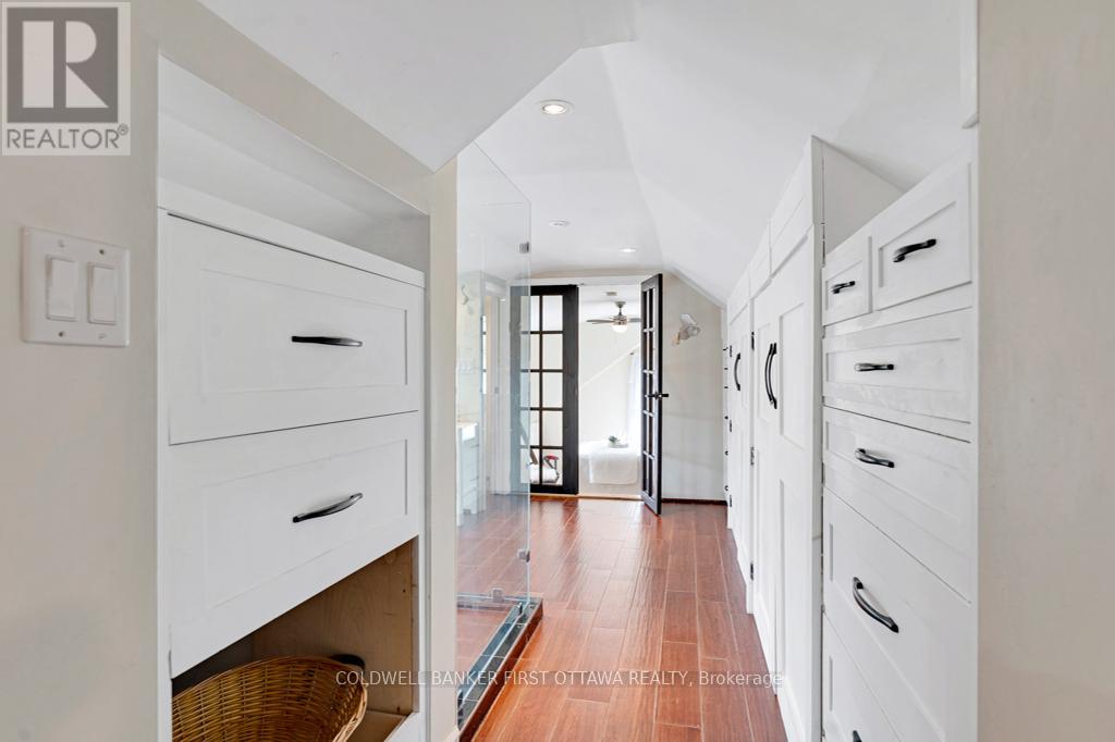 28 SOUTH STREET - 25