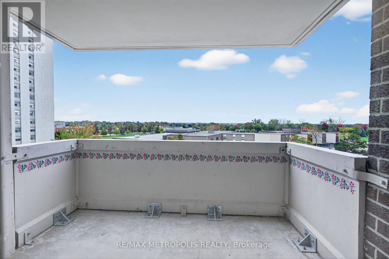 #707 44 FALBY COURT - 16