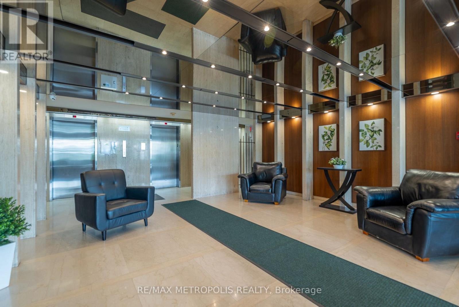 #707 44 FALBY COURT - 39