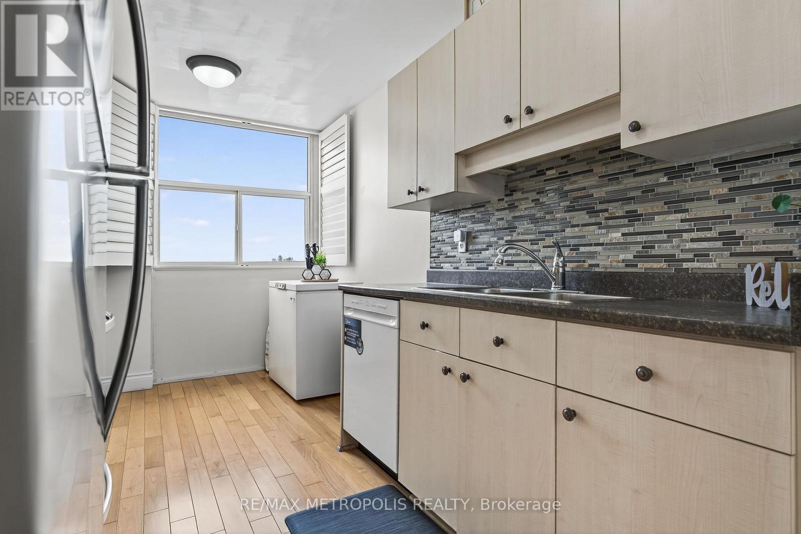 #707 44 FALBY COURT - 7