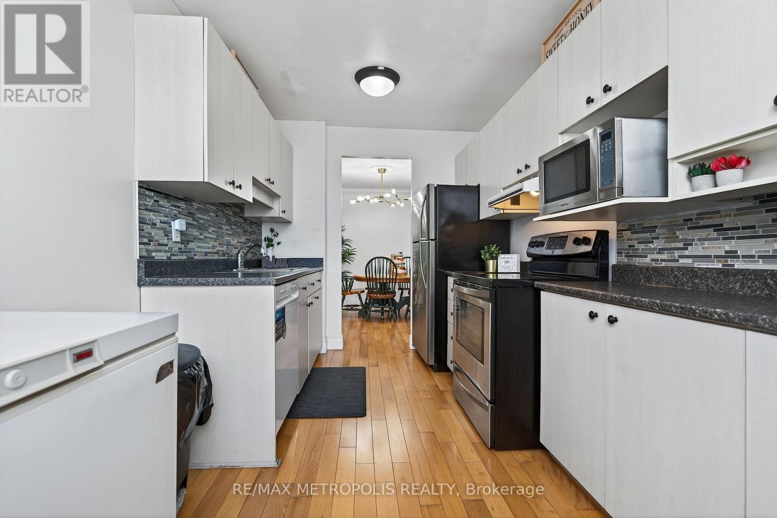 #707 44 FALBY COURT - 9