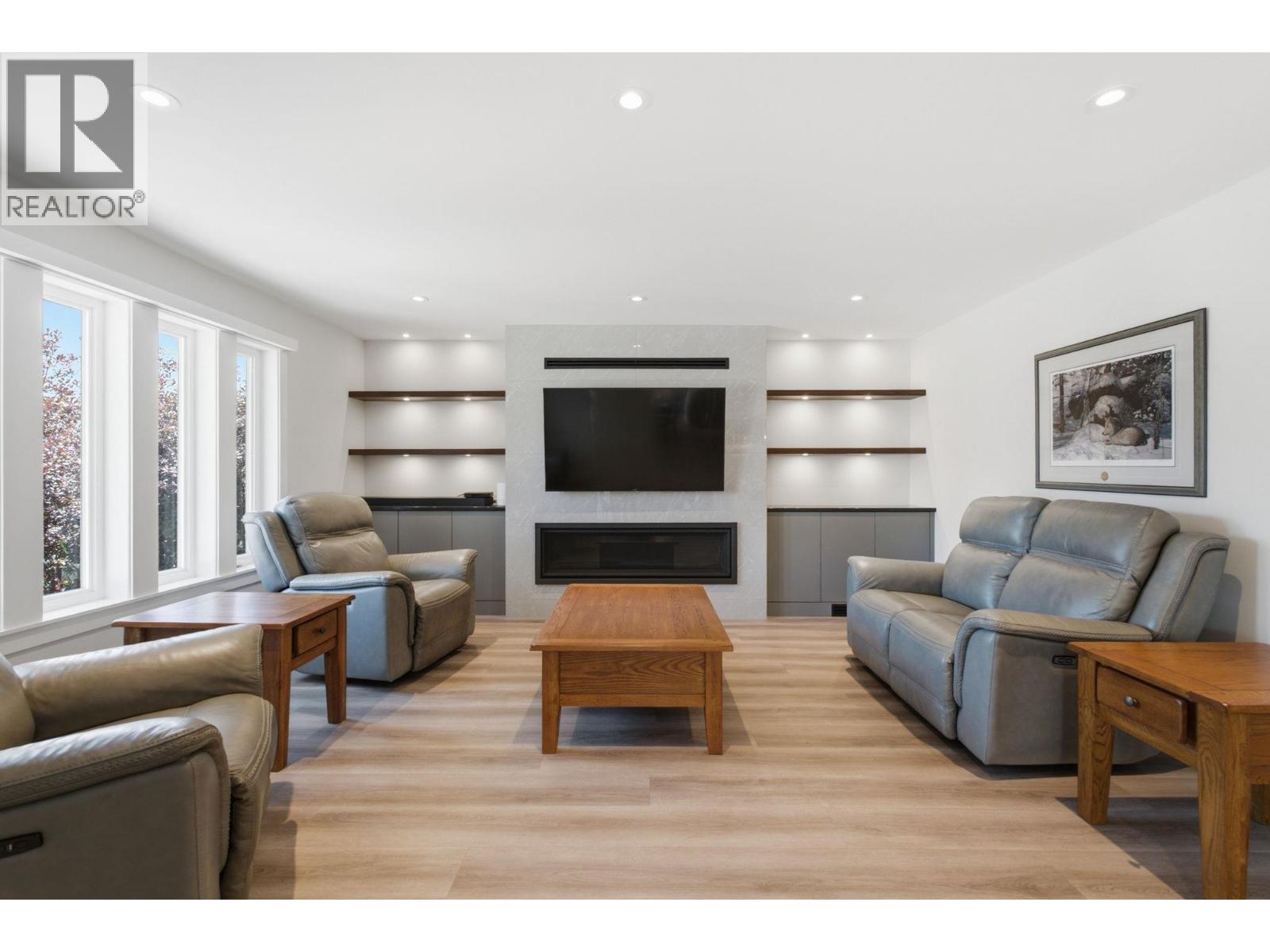  2504 Rhondda Crescent, Kelowna