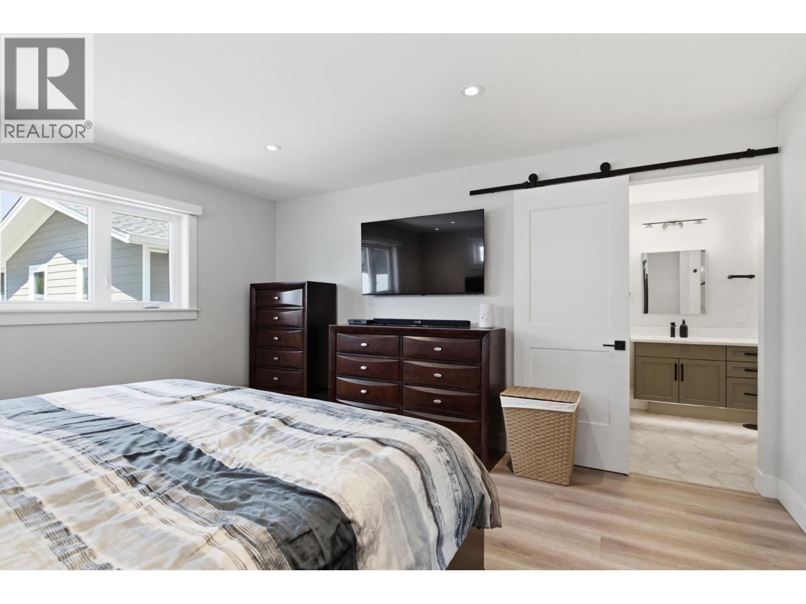  2504 Rhondda Crescent, Kelowna