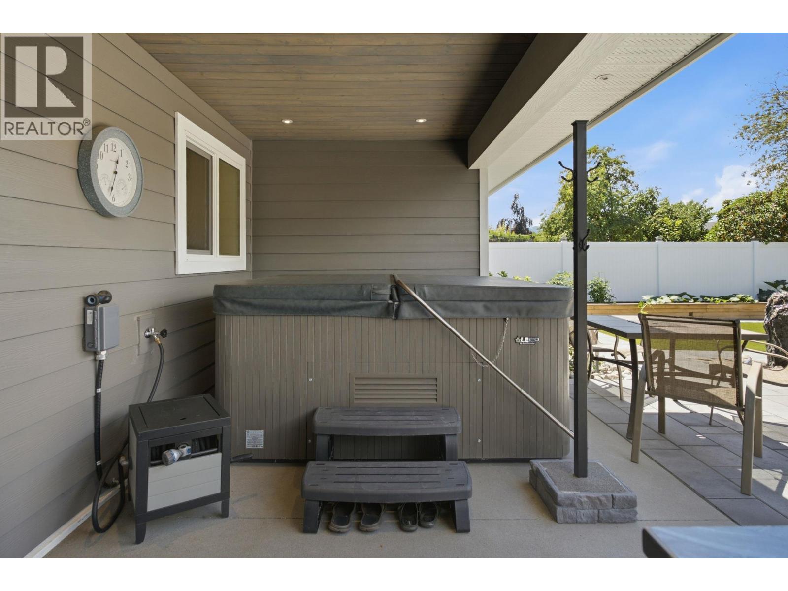  2504 Rhondda Crescent, Kelowna