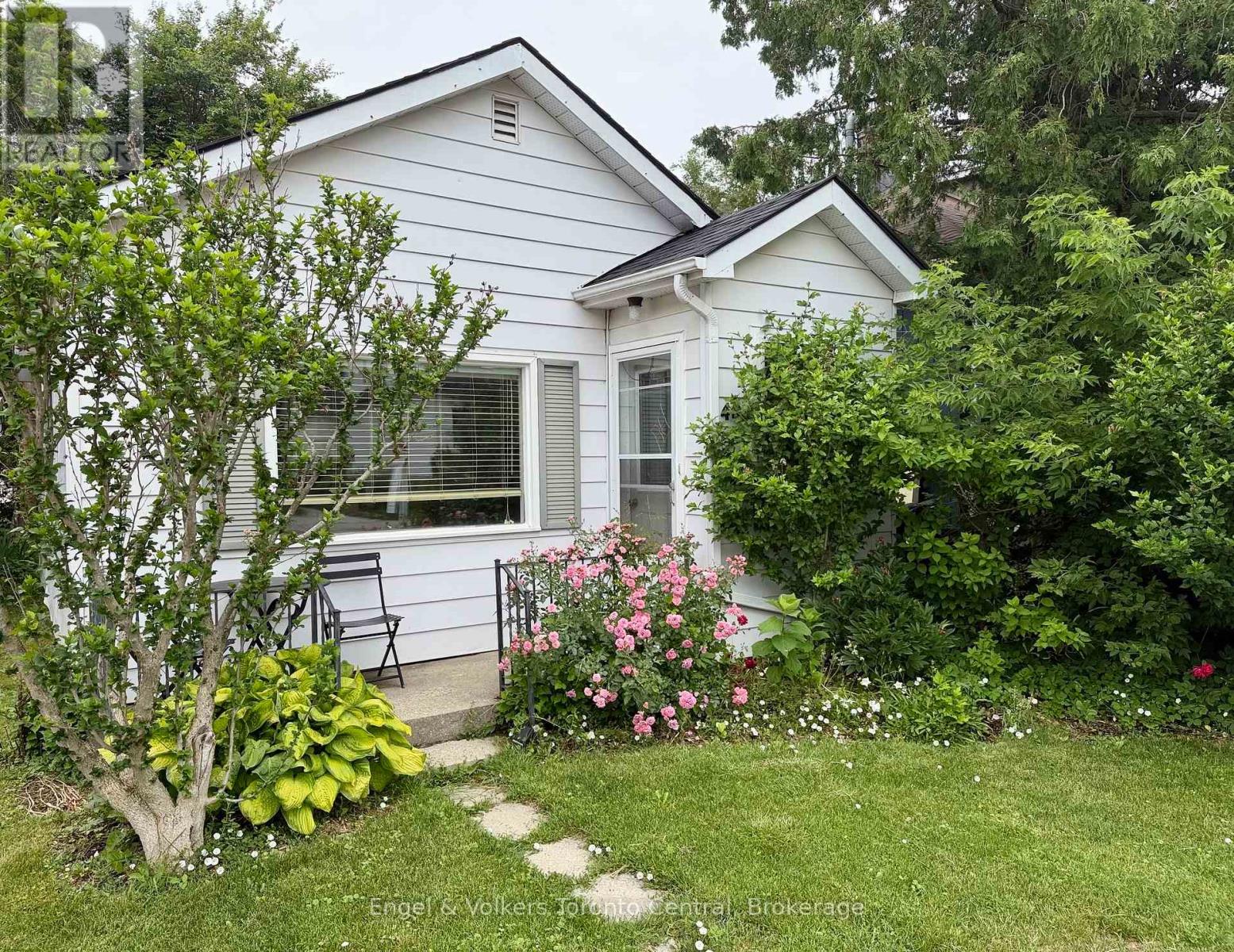48 BERRY STREET - 2