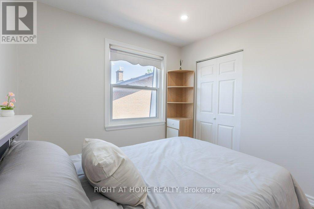 4 FENNIMORE CRESCENT - 21