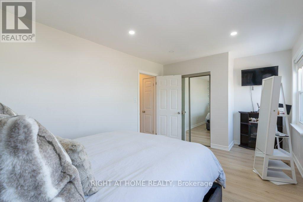 4 FENNIMORE CRESCENT - 26
