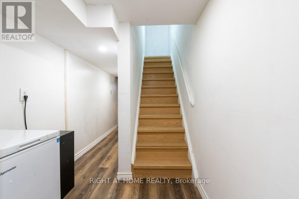 4 FENNIMORE CRESCENT - 28