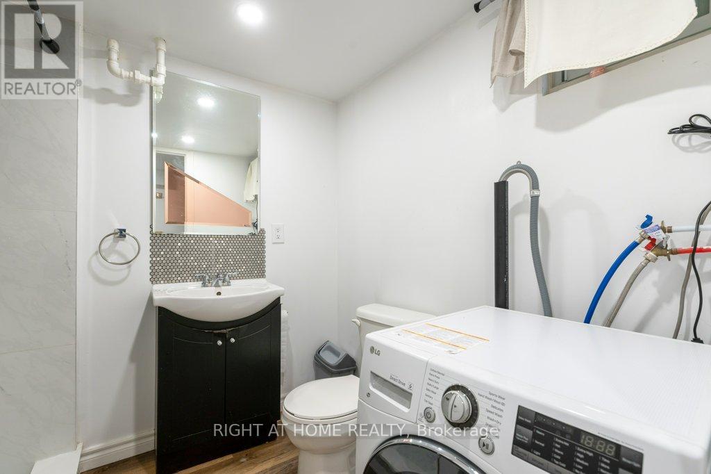 4 FENNIMORE CRESCENT - 31