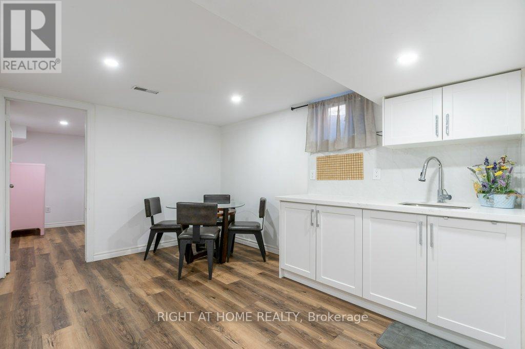 4 FENNIMORE CRESCENT - 33