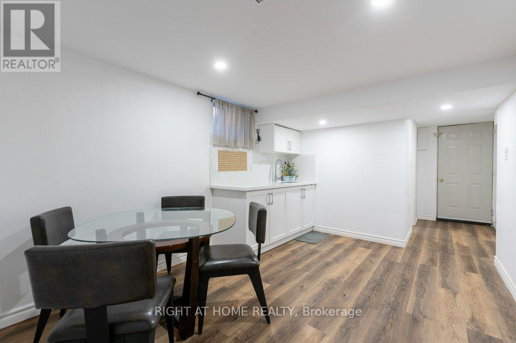 4 FENNIMORE CRESCENT - 34