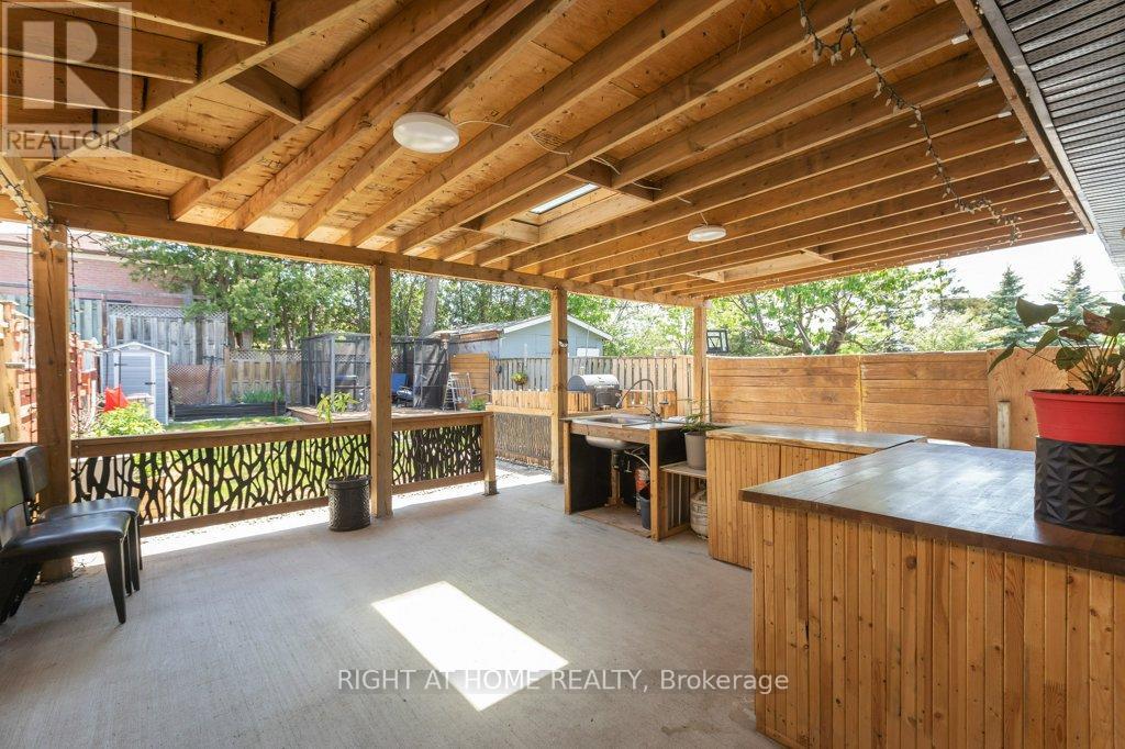 4 FENNIMORE CRESCENT - 37