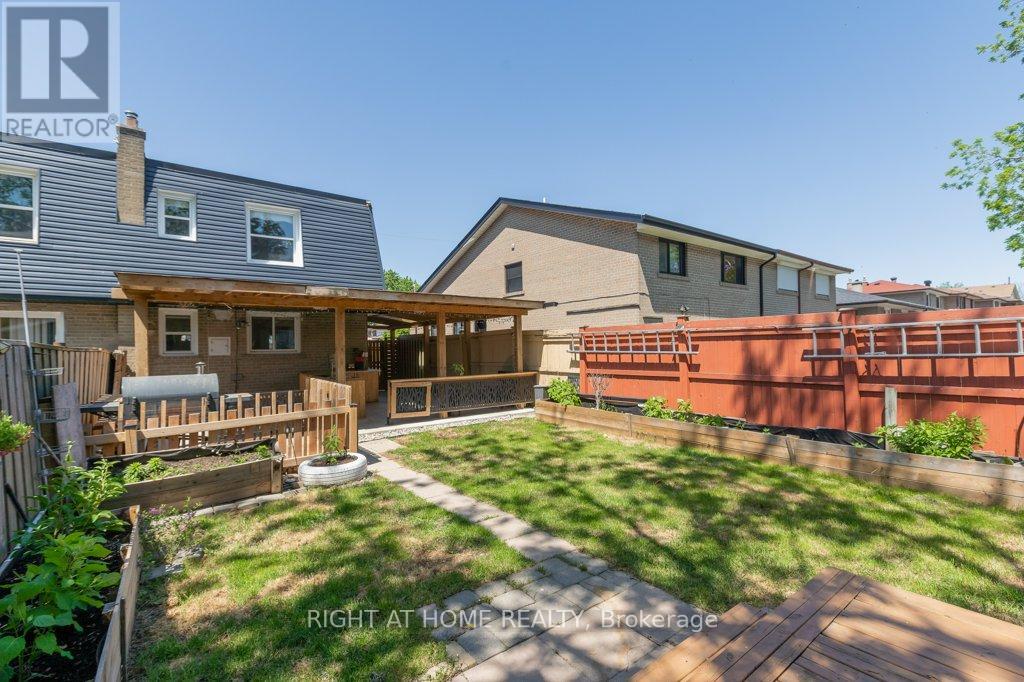 4 FENNIMORE CRESCENT - 44