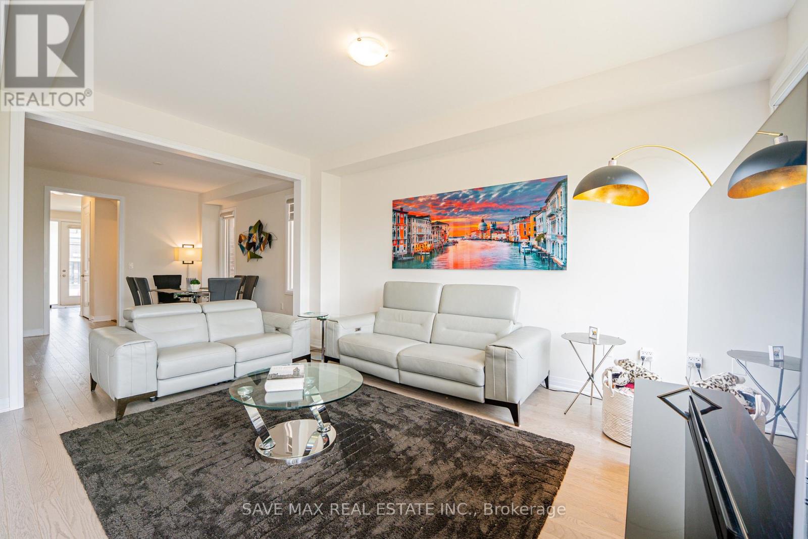 15 TYLER AVENUE - 12