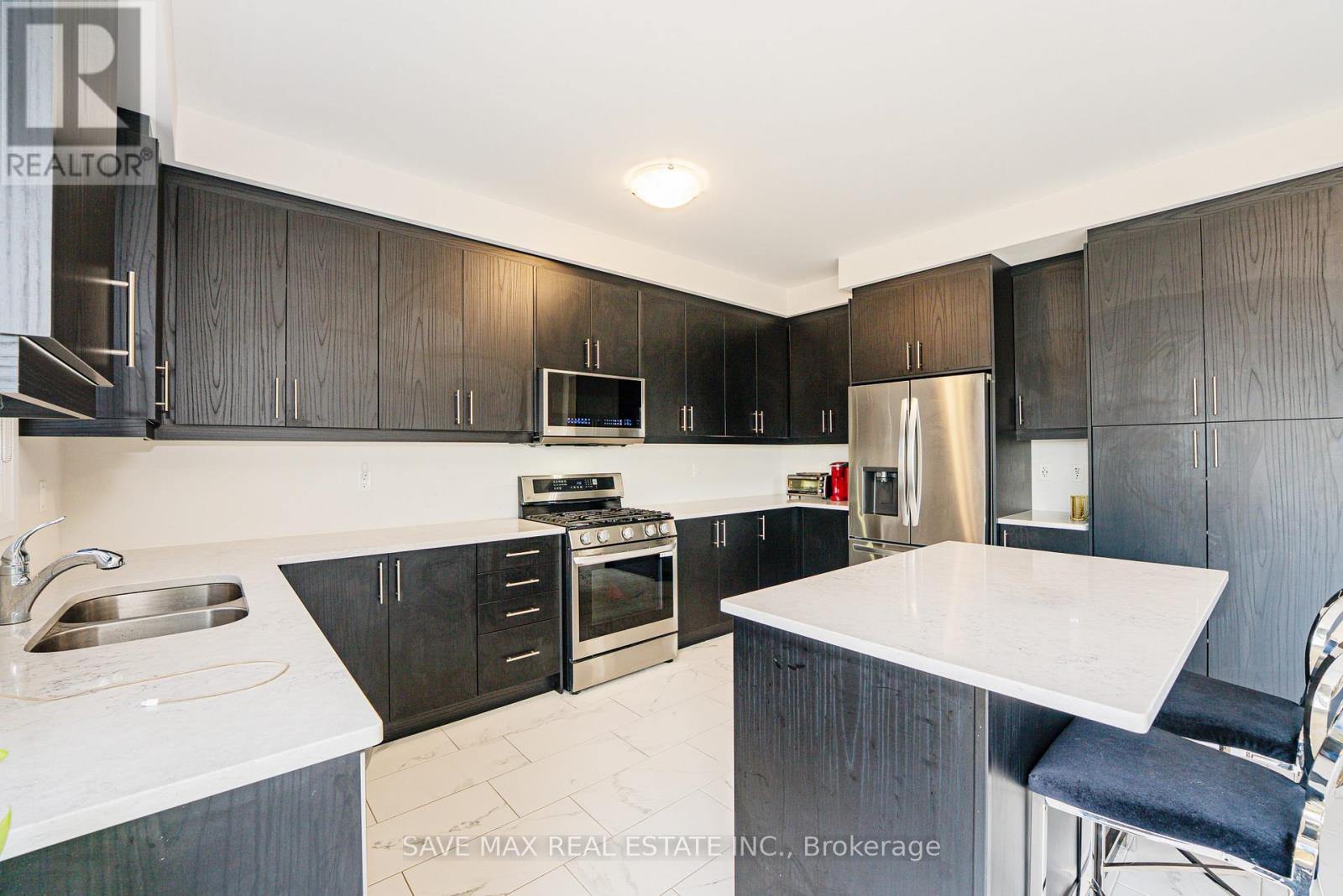 15 TYLER AVENUE - 15