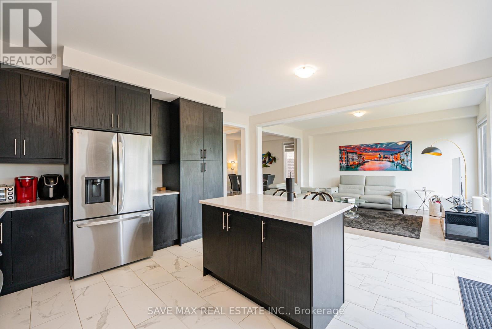 15 TYLER AVENUE - 18