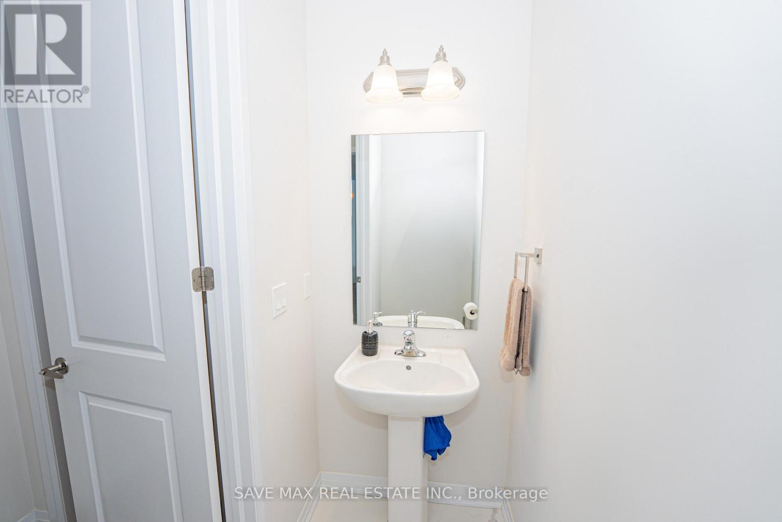 15 TYLER AVENUE - 21